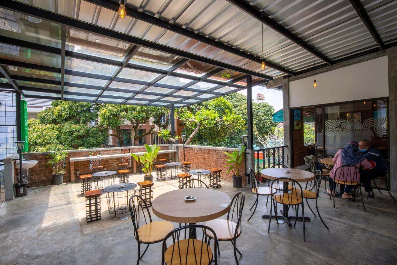 Sekararum Butik Syariah Guesthouse Bandung Exteriér fotografie